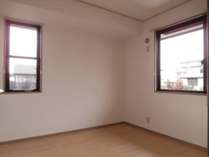 ��ʌ�����s�˒˂R���ڂ̃A�p�[�g�̋��ԁE���r���O