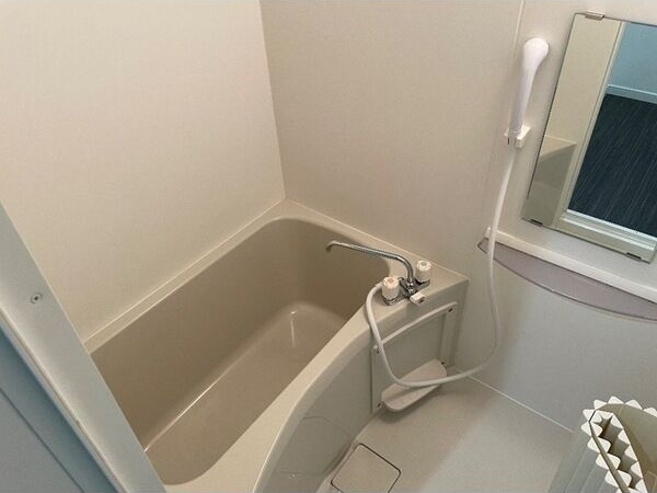 ��ʌ������s���R�P���ڂ̃}���V�����̃o�X