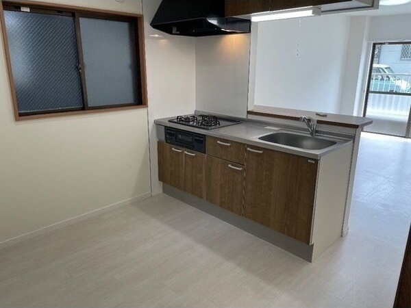 ��ʌ������s���R�P���ڂ̃}���V�����̃L�b�`��