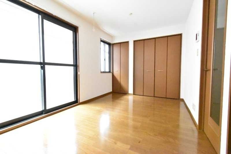 ��ʌ��z�J�s�ԎR���P���ڂ̃A�p�[�g�̋��ԁE���r���O