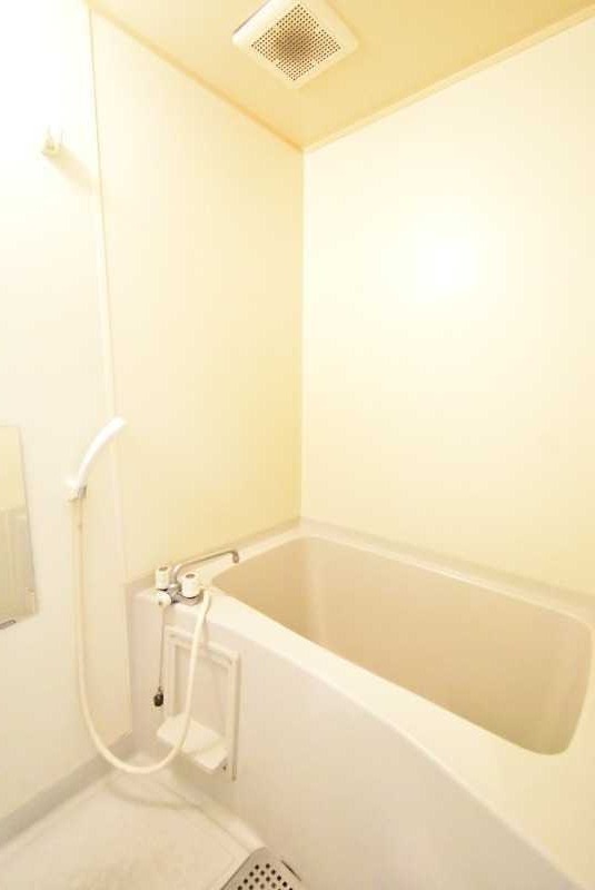 ��ʌ��z�J�s�ԎR���P���ڂ̃A�p�[�g�̃o�X