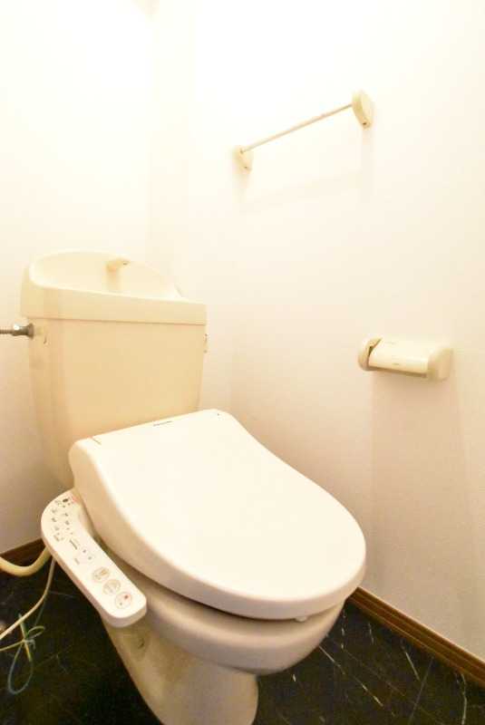 ��ʌ��z�J�s�ԎR���P���ڂ̃A�p�[�g�̃g�C��