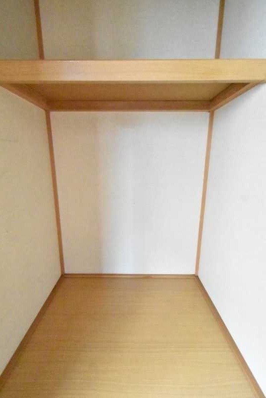 ��ʌ��z�J�s�ԎR���P���ڂ̃A�p�[�g�̎��[