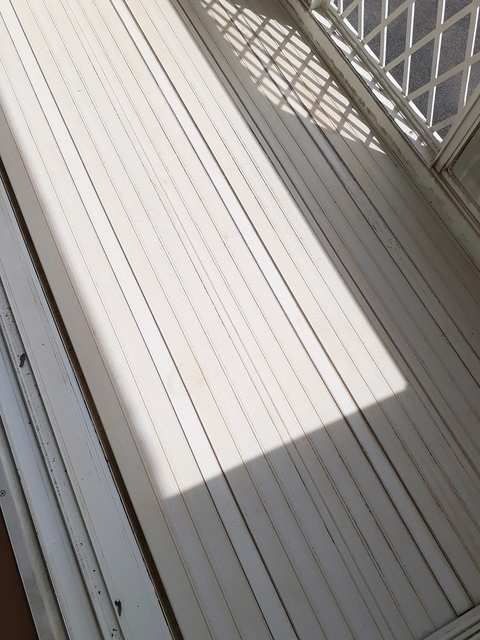 ��ʌ��������܎s��΋���R���ڂ̃A�p�[�g�̃o���R�j�[