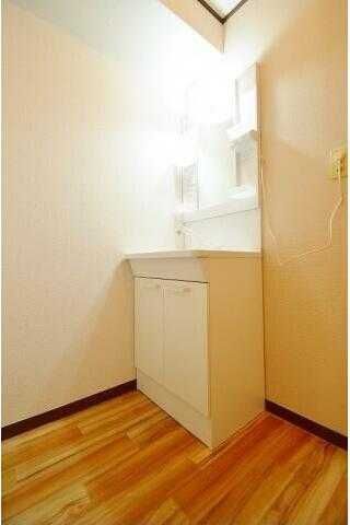 ��ʌ�����s���s�o�H�Q���ڂ̃A�p�[�g�̐��ʏ�