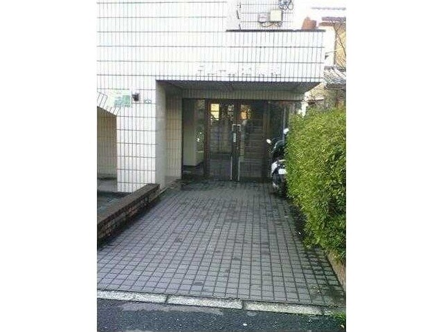 ��ʌ��������܎s�Y�a��̉ƂU���ڂ̃}���V�����̃G���g�����X