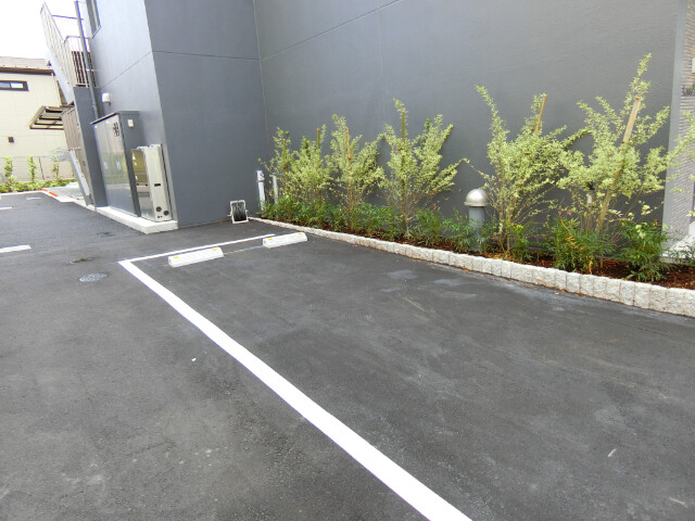 ��ʌ��z�J�s�z���J�Q���ڂ̃}���V�����̒��ԏ�