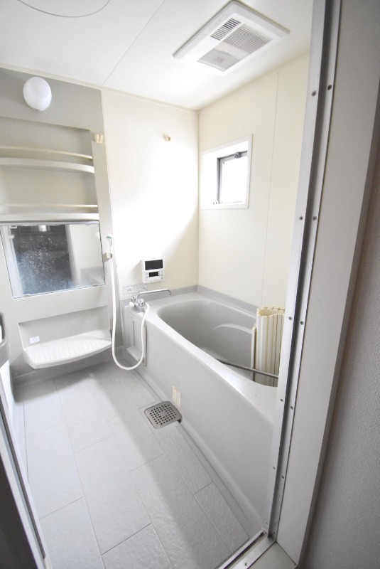 ��ʌ��������܎s��{��O���P���ڂ̃e���X�n�E�X�̃o�X