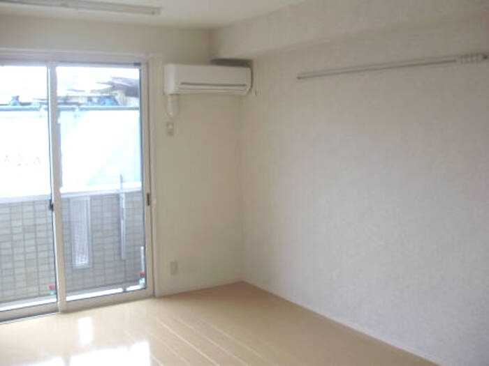 ��ʌ��z�J�s�{�{���S���ڂ̃A�p�[�g�̋��ԁE���r���O