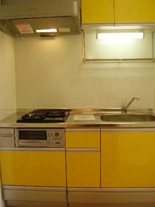 ��ʌ��z�J�s�{�{���S���ڂ̃A�p�[�g�̃L�b�`��