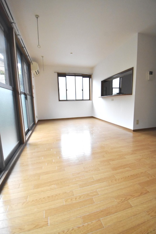 ��ʌ��������܎s��{��O���P���ڂ̃e���X�n�E�X�̋����E���r���O