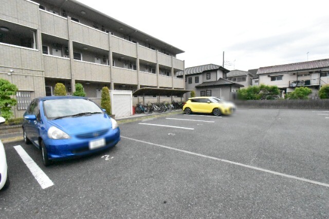 ��ʌ��z�J�s�{�{���S���ڂ̃A�p�[�g�̒��ԏ�