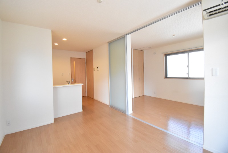 ��ʌ�����s�˒˂Q���ڂ̃A�p�[�g�̋��ԁE���r���O