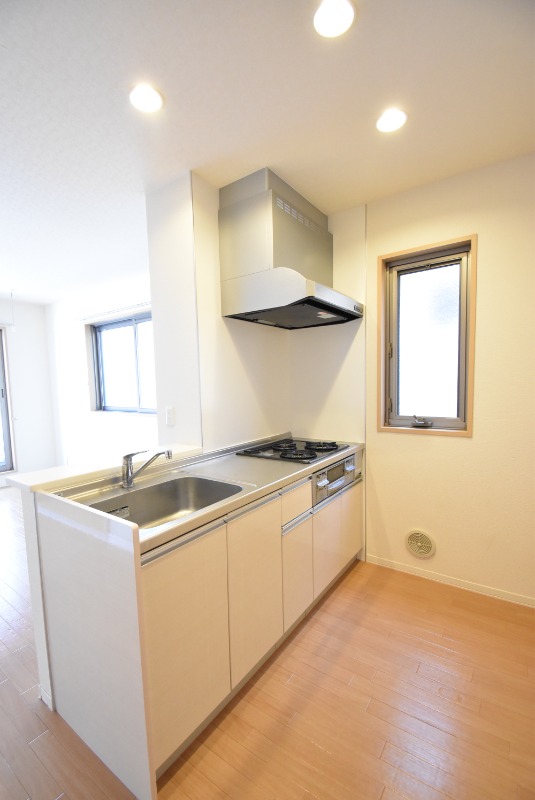 ��ʌ�����s�˒˂Q���ڂ̃A�p�[�g�̃L�b�`��