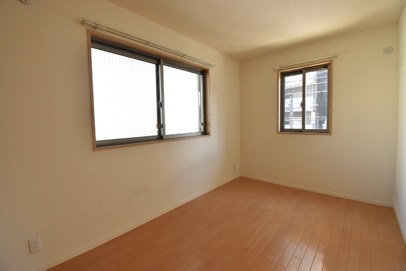 ��ʌ�����s�˒˂Q���ڂ̃A�p�[�g�̂��̑������E�X�y�[�X