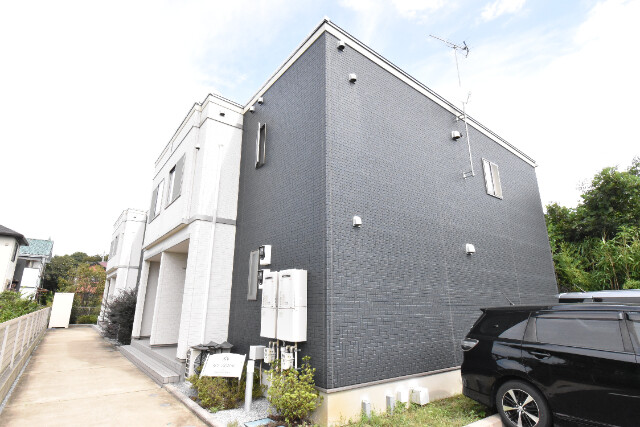 ��ʌ�����s�厚���L�˂̃A�p�[�g�̌����O��