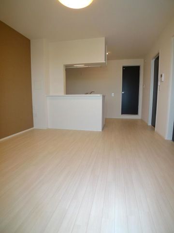 ��ʌ�����s�厚���L�˂̃A�p�[�g�̋��ԁE���r���O