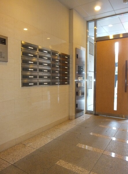 ��ʌ��������܎s��{��{���Q���ڂ̃}���V�����̃G���g�����X