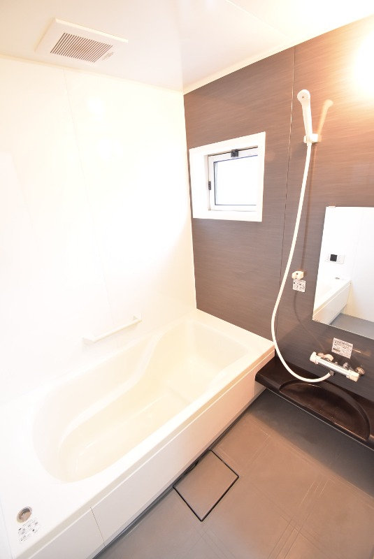 ��ʌ��������܎s����厚���V�n�̃e���X�n�E�X�̃o�X