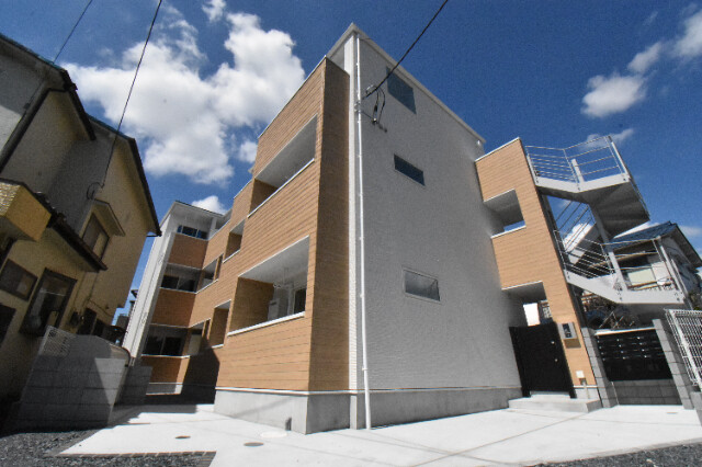 ��ʌ��������܎s������x�蒬�̃A�p�[�g�̌����O��