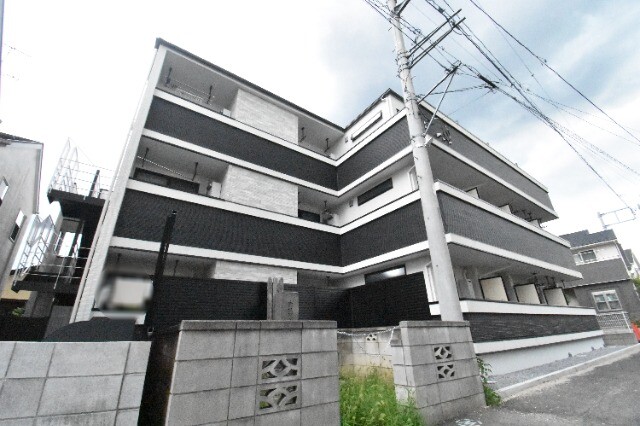 ��ʌ��������܎s�������a�c���Q���ڂ̃A�p�[�g�̌����O��