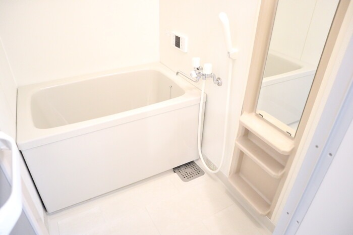 ��ʌ�����s������U���ڂ̃A�p�[�g�̃o�X