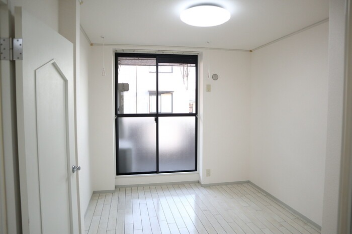 ��ʌ�����s������U���ڂ̃A�p�[�g�̂��̑������E�X�y�[�X