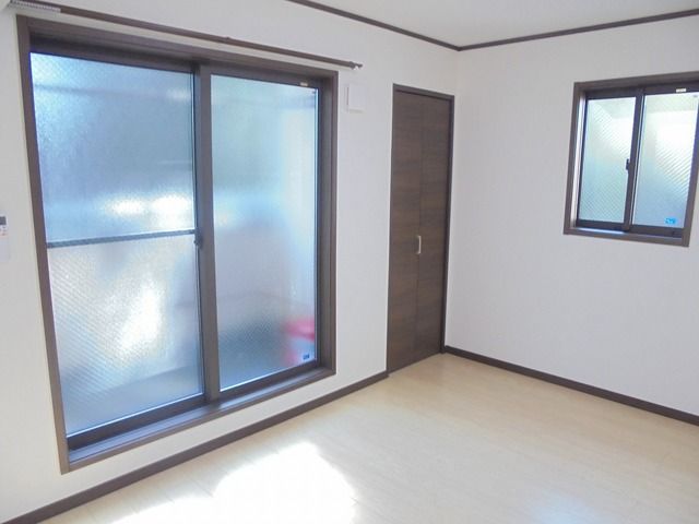 ��ʌ��������܎s�k����i���Q���ڂ̃A�p�[�g�̋��ԁE���r���O