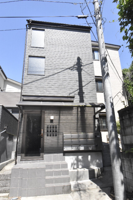 ��ʌ��������܎s�k����i���Q���ڂ̃A�p�[�g�̌����O��