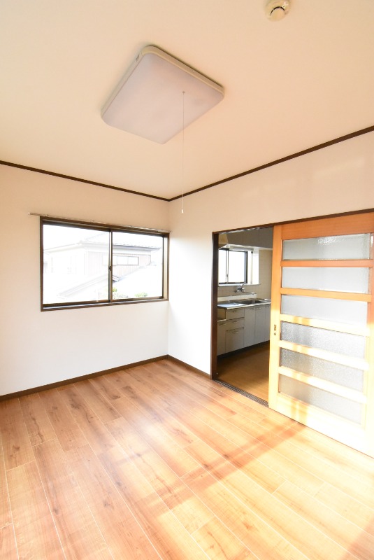 ��ʌ��������܎s����厚���m��̃A�p�[�g�̋��ԁE���r���O