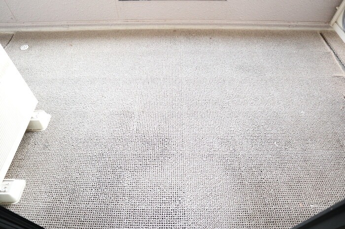 ��ʌ�����s������U���ڂ̃A�p�[�g�̃o���R�j�[