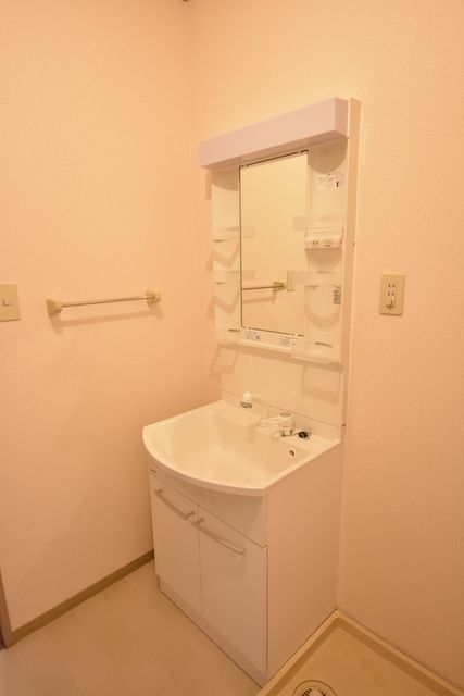 ��ʌ��������܎s�k��g�쒬�P���ڂ̃A�p�[�g�̐��ʏ�