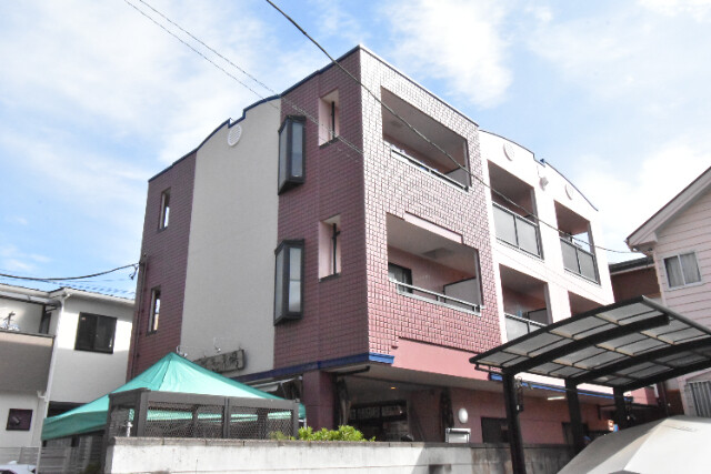 ��ʌ��z�J�s�ԎR���P���ڂ̃}���V�����̌����O��