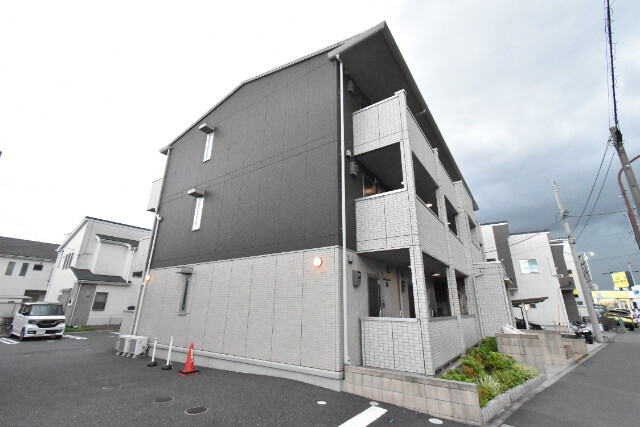 ��ʌ������s�����̃A�p�[�g�̌����O��