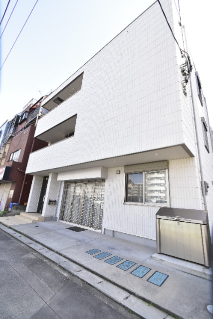 ��ʌ��������܎s�����擌��{�S���ڂ̃}���V�����̌����O��