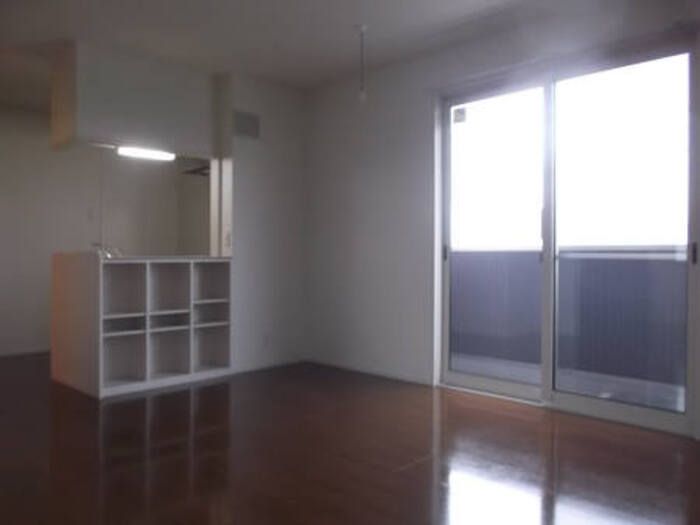 ��ʌ��z�J�s���C�N�^�E���P���ڂ̃A�p�[�g�̋��ԁE���r���O