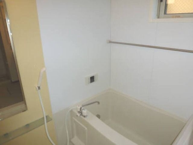 ��ʌ��z�J�s���������̃A�p�[�g�̃o�X