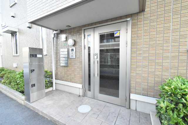 ��ʌ��z�J�s���������̃A�p�[�g�̃G���g�����X