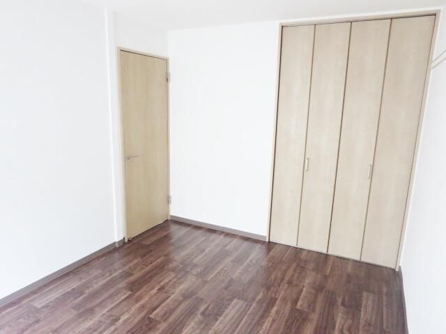 ��ʌ�����s�厚�ؑ]�C�̃A�p�[�g�̂��̑������E�X�y�[�X