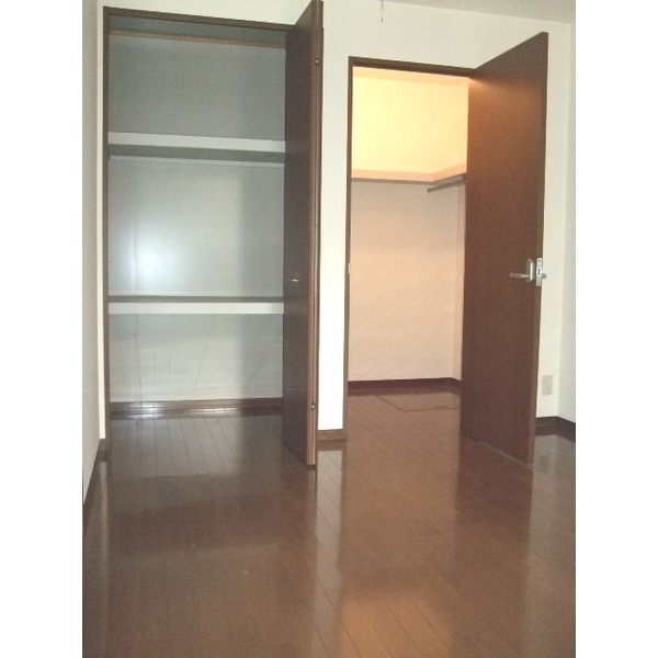 ��ʌ��z�J�s���z�J�W���ڂ̃A�p�[�g�̋��ԁE���r���O