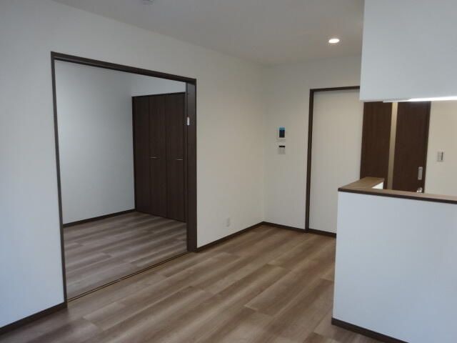 ��ʌ�����s�≺���S���ڂ̃A�p�[�g�̋��ԁE���r���O