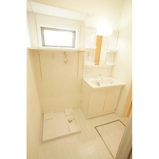 ��ʌ��������܎s�΋�����P���ڂ̃e���X�n�E�X�̐��ʏ�