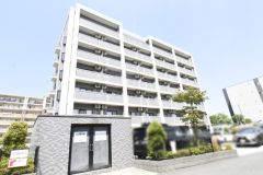 ��ʌ�����s�厚������557-3�̃}���V�����̌����O��