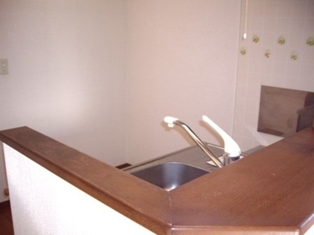 ��ʌ��������܎s�k��y�C���̃A�p�[�g�̃L�b�`��