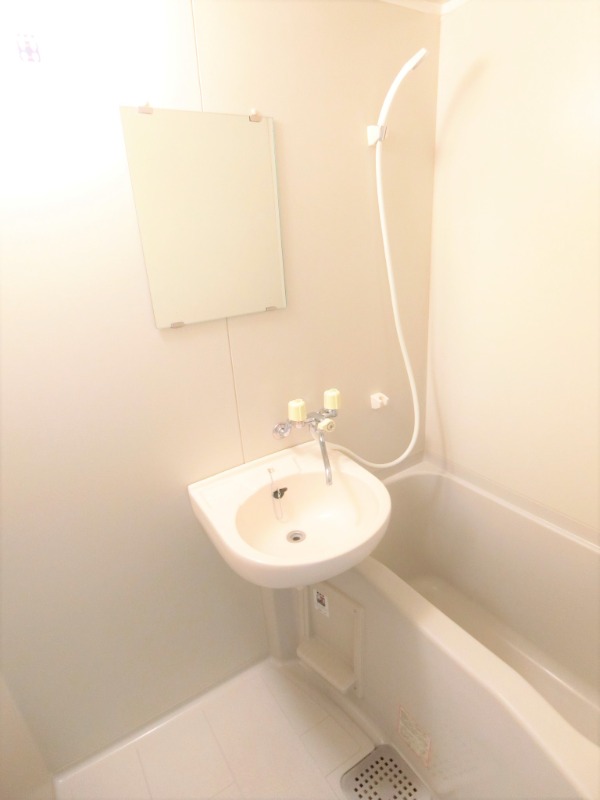 ��ʌ��������܎s�΋擌�Y�a�T���ڂ̃A�p�[�g�̃o�X