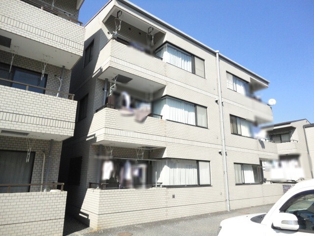 ��ʌ��������܎s��{��x�̓����Q���ڂ̃}���V�����̌����O��