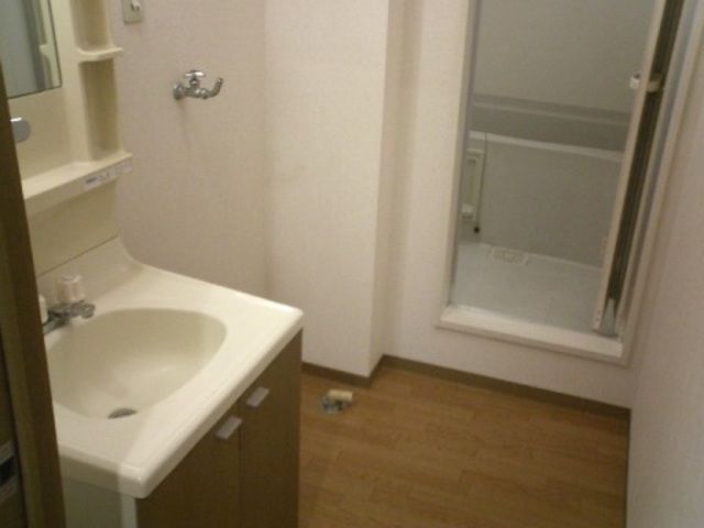 ��ʌ��������܎s�k��y�C���̃A�p�[�g�̐��ʏ�