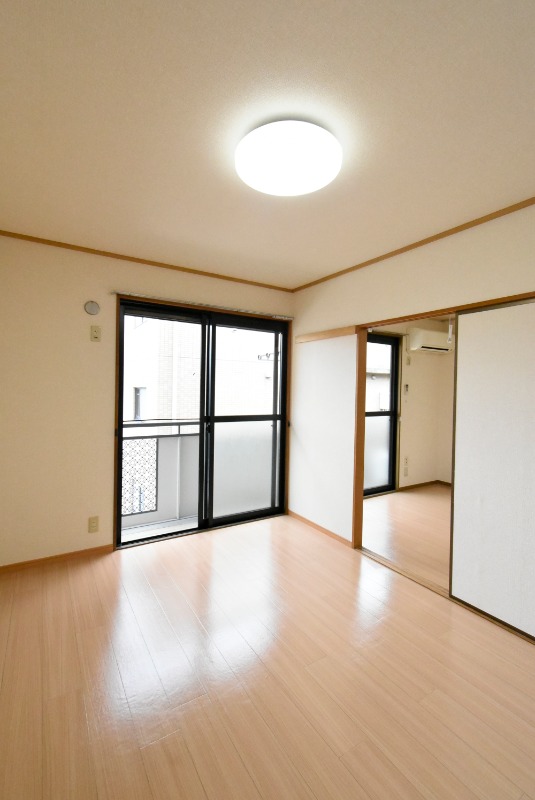 ��ʌ��������܎s�k��g�쒬�P���ڂ̃A�p�[�g�̋��ԁE���r���O