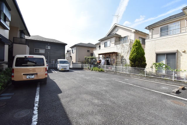 ��ʌ��������܎s�k��g�쒬�P���ڂ̃A�p�[�g�̒��ԏ�