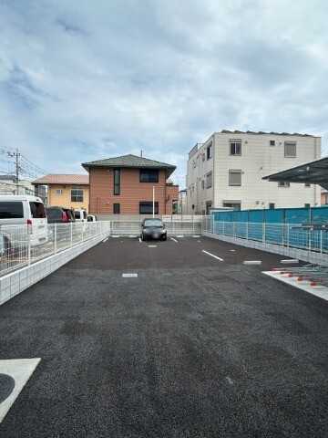 ��ʌ��������܎s��{��y�蒬�R���ڂ̃}���V�����̒��ԏ�